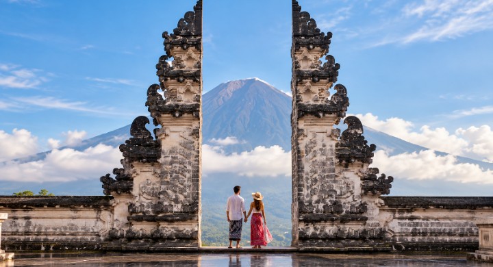 Lempuyang And Couple
